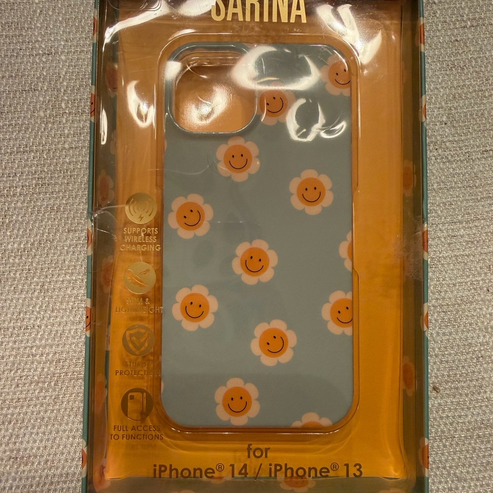 Smiley Daisy Phone Case for iPhone 14 / 13
